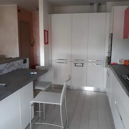 Appartement Appartamento Luminoso Ben Servito *
